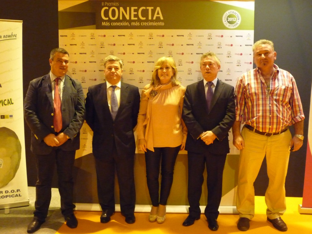 FOTO 4- MIEMBROS DEL CONSEJO-w1289-h1289