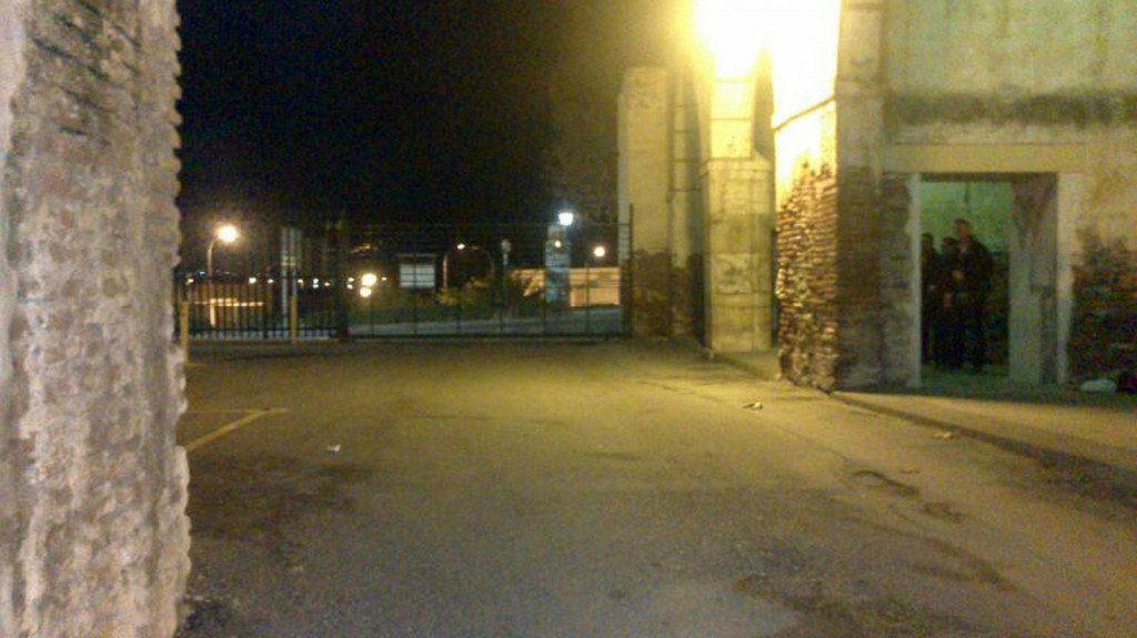 Acceso'botellódromo'-w1289-h1289