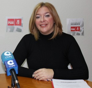 La secretaria general del PSOE de Motril y portavoz municipal, Flor Almón corte-w1289-h1289