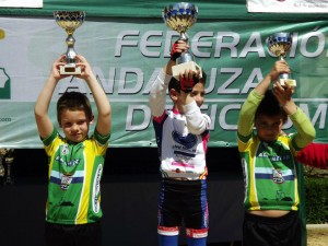 CICLISTAS SEXITANOS EN EL PODIO-w1280-h1280