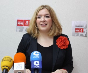 La portavoz socialista Flor Almón (5)
