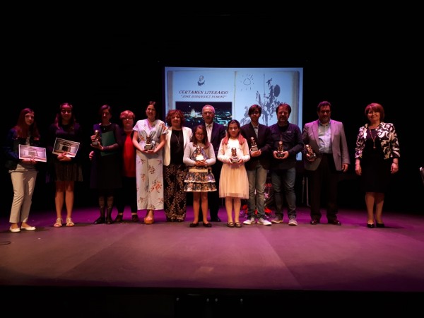 FOTO DE FAMILIA DEL CERTAMEN CELEBRADO EN ÓRGIVA