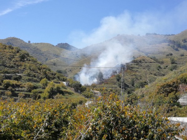 FUEGO EN BARRANCO GELIBRO EN JETE