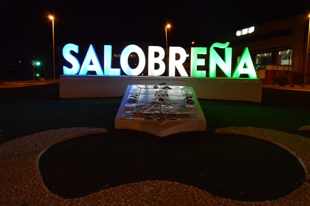 Salobreña renueva la imagen de entrada al municipio por completo