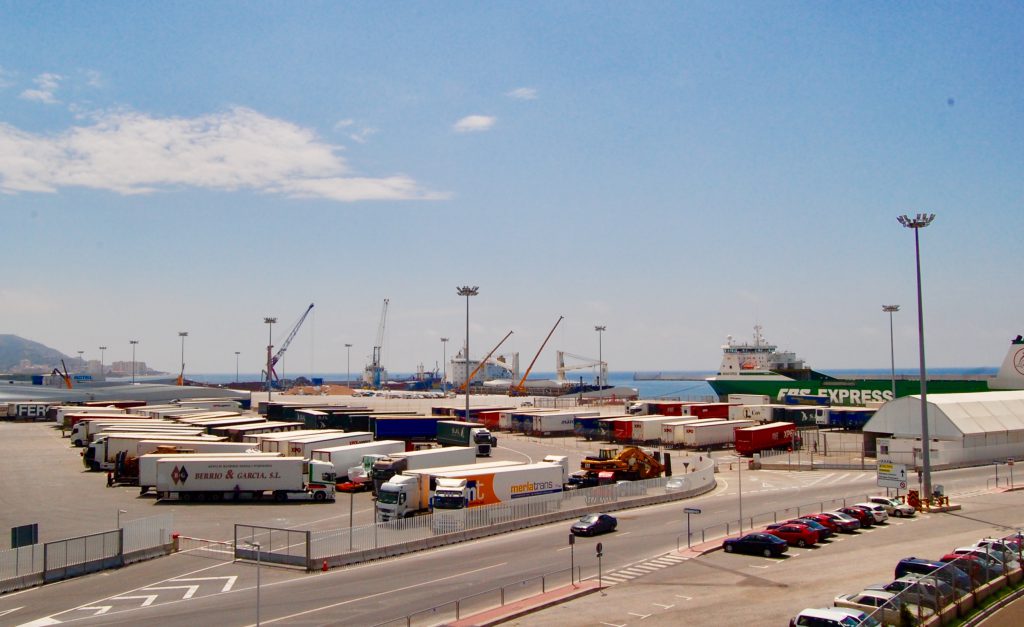 El Puerto de Motril elimina el ruido de los motores de los ferrys y sus emisiones de gases