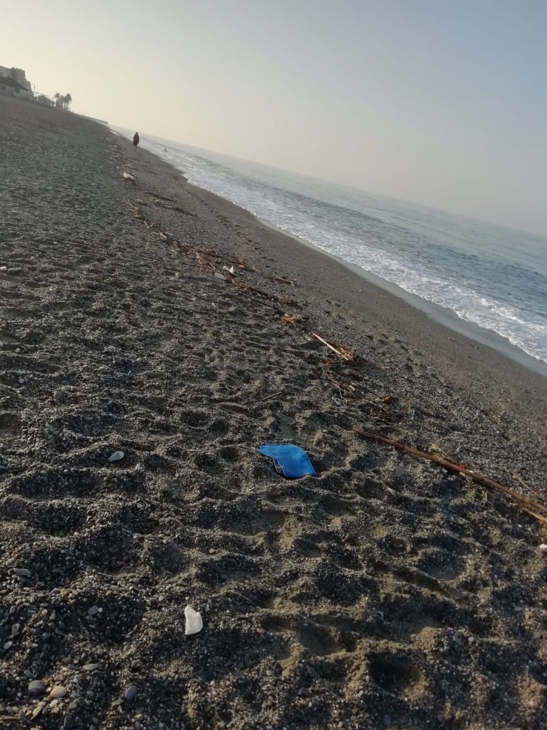 Inversión de 56.000 euros para la retirada de residuos en las playas del litoral de Granada, arrastrados por las lluvias