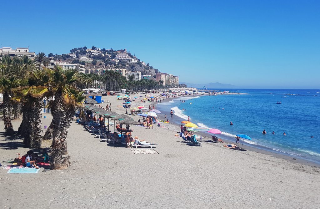 Almuñécar espera más del 90% de ocupación para el puente del Pilar