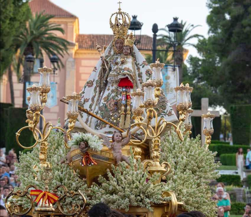 SOLEMNE 15 DE AGOSTO PARA NUESTRA SEÑORA DE LA CABEZA Y SU HERMANDAD