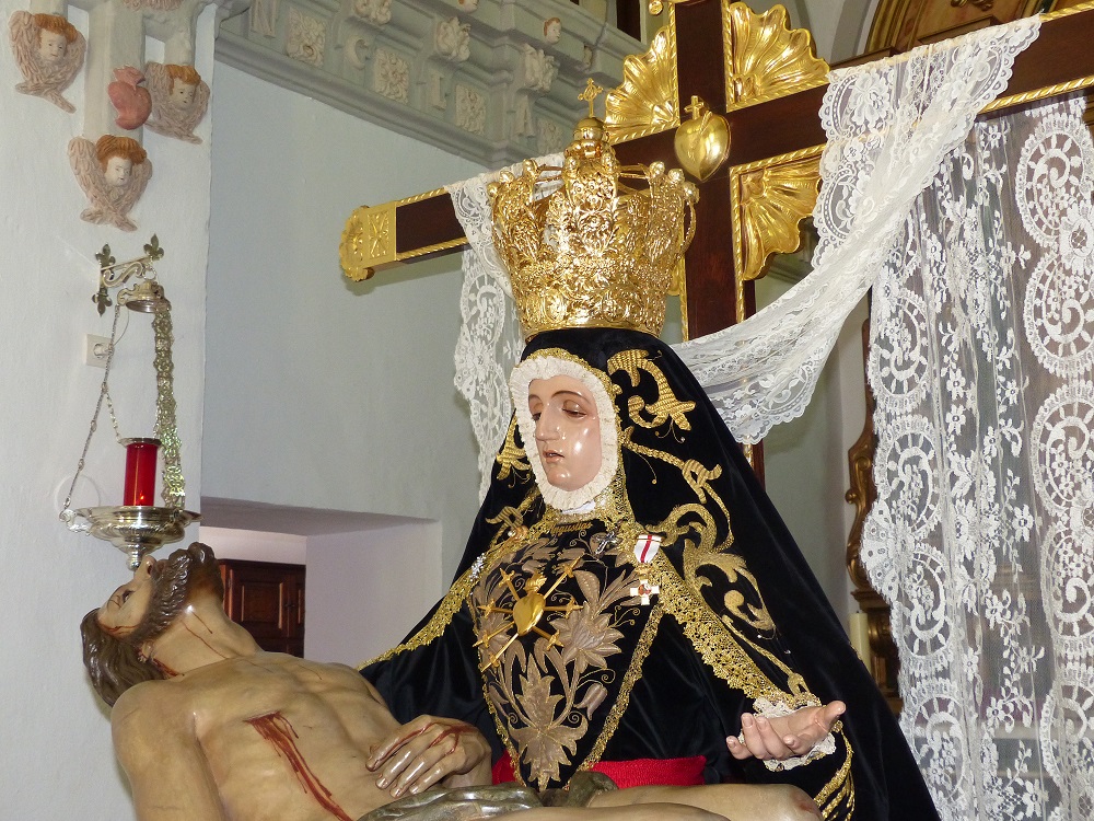 LA IMAGEN DE NUESTRA SEÑORA DE LAS ANGUSTIAS REGRESA A SU ERMITA