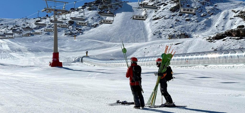 Sierra Nevada abre temporada con 7 km de pistas en la zona de Borreguiles