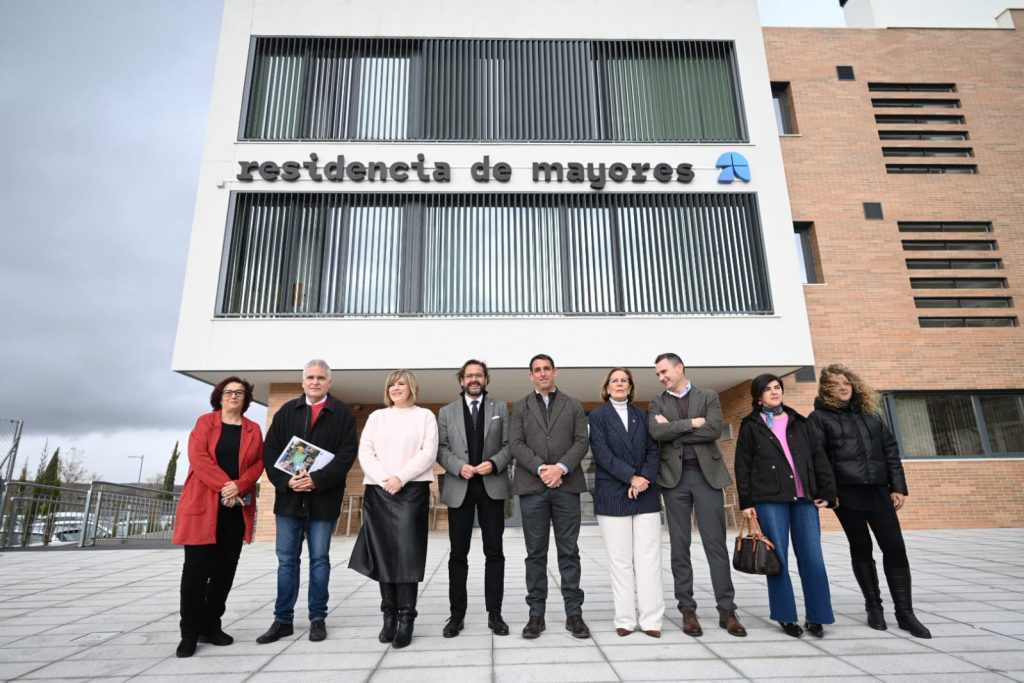 La Junta concierta 118 nuevas plazas en residencias y centros de día para mayores en la provincia de Granada
