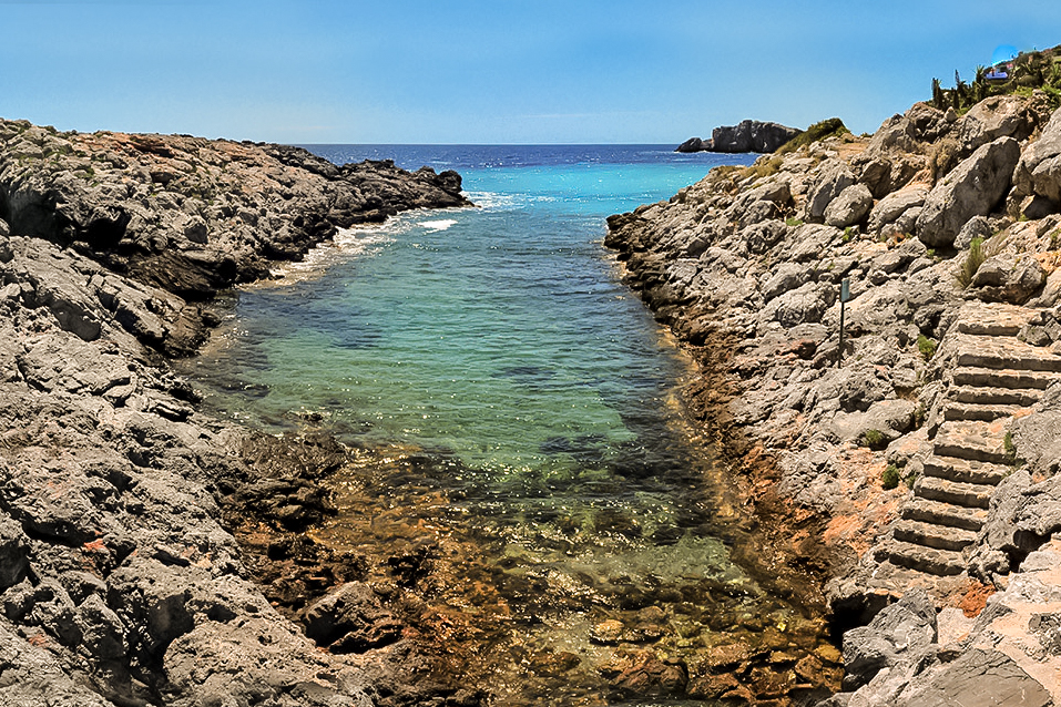 La mejora de la biodiversidad en la Punta de la Mona permitirá evaluar una nueva regulación de la pesca deportiva