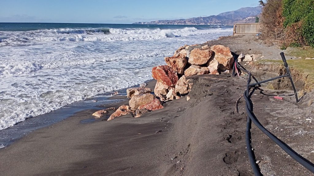 Aviso naranja por temporal de poniente en la Costa Tropical y amarillo por fuertes vientos