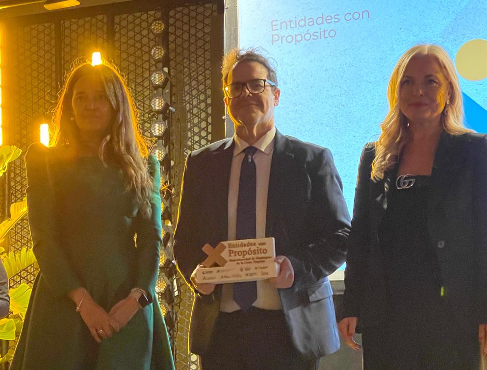 Mancomunidad recibe el reconocimiento a su compromiso con la igualdad en los I Premios al Emprendimiento y Liderazgo Femenino de Andalucía