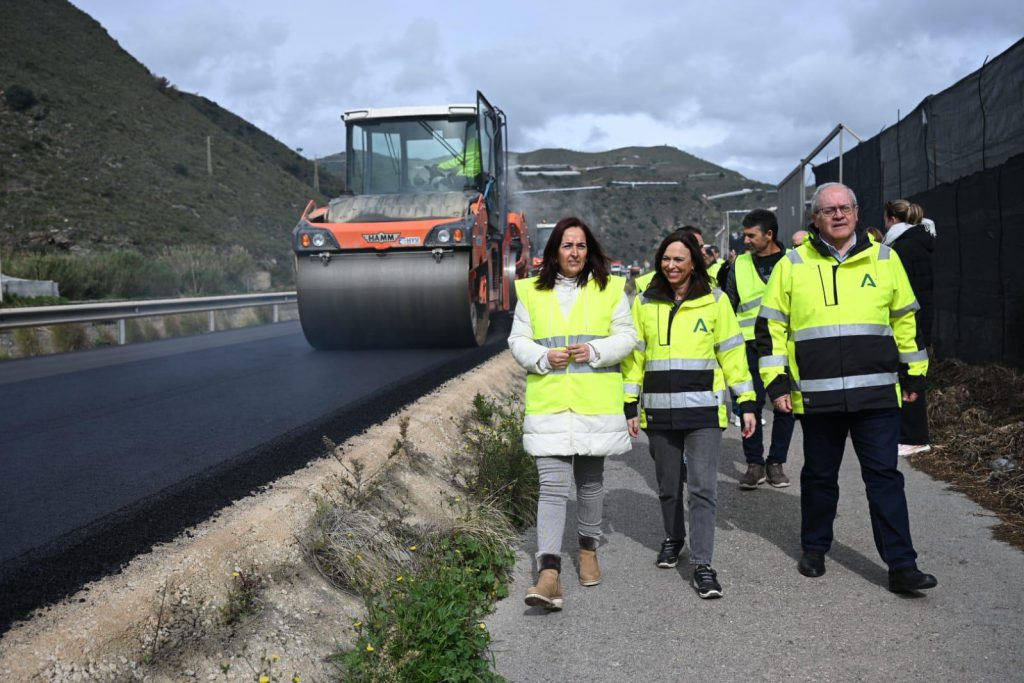 La Junta renueva el firme de ocho kilómetros del principal acceso a Albuñol desde la autovía A-7