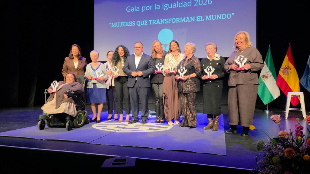 Almuñécar reconoce a mujeres y colectivos por su trayectoria en la Gala por la Igualdad 2026