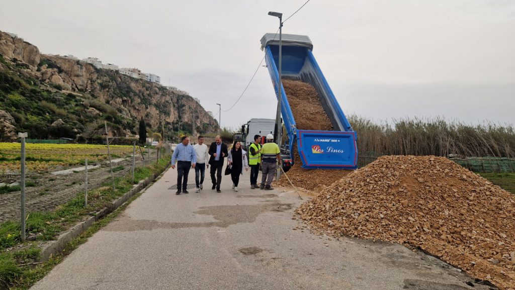 Se inician las obras de ampliación de la vía que mejorará el acceso desde el Peñón hacia los anejos de Salobreña