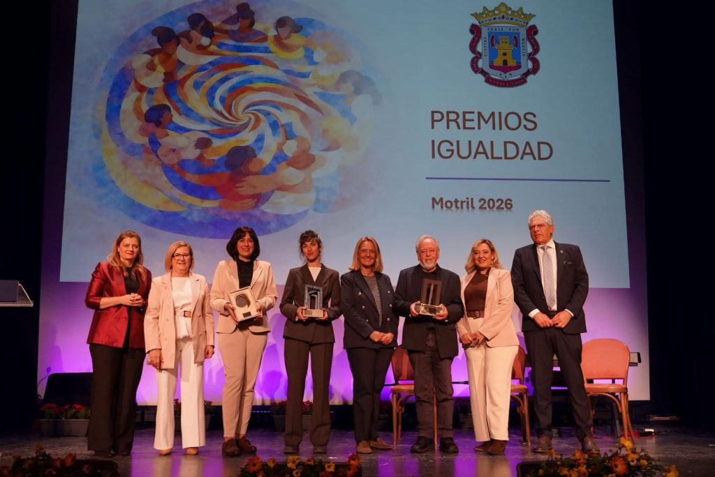 Inmaculada Cabello, Paula Díaz y Rolando Salas, reconocidos en la conmemoración del 8M en Motril
